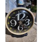 Часы настольные будильник СССР ЯНТАРЬ