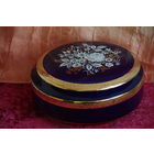 Шкатулка фарфоровая (  высота 7,5 см , диаметр 17 см )  целая