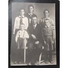 Фото "Харцеры с учителем", 20-30 г, Зап. Бел, Польша.