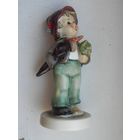 Фигурка Мальчик с зонтиком M.J.Hummel (Goebel) Германия.