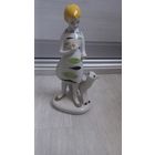 ВНИМАНИЕ!!! ЧИТАЙТЕ ВНИМАТЕЛЬНО ОПИСАНИЕ!!! ДЕФЕКТ!!! Статуэтка форфоровая Девочка кормит козленка ( Полоне ЗХК (УССР)