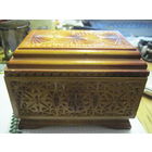 Шкатулка деревянная резная.