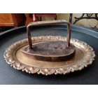 Утюг старинный 17 * 9.5 см, высота 10 см.