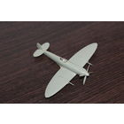 Пластиковая модель самолета.