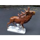 Статуэтка фарфоровая Олень