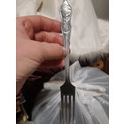 Вилка с красивой чеканкой Роза. 1шт..