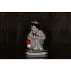 Фарфоровая статуэтка "Юная хозяйка" Дулево