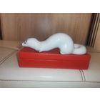 Фарфоровая статуэтка "Ласка", времён СССР, длина 16 см., без сколов и трещин.