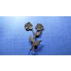 Брошь с камнями.