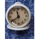 Винтажный механический будильник марки  Севани. Ереванский часовой завод.