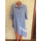 Стильная рубашка от Darkwin на 54-58 размер, можно даже и больше. Очень стильная рубашка, отлично смотрится с джинсами, брюками, также и с юбками. Насыщенно голубой цвет в белую полоску.