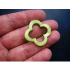 Интересный крестик из перламутра.