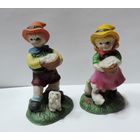 Статуэтки фарфоровые "Дети с корзинками" 80-е годы Европа. Высота 11.5 см. - 2 шт.