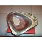 Тяжёлая мелочница вырезанная из оникса, размер 17*13*4 см., есть мелкие коцки.