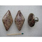 Комплект из яшмы. Серёжки и кольцо из натурального камня