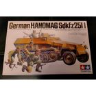 Сборная модель ВОВ Tamia 1/35 Немецкий Hanomag Sd.Kfz. 251/1 и 5 фигур 35020