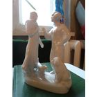 Встреча. ИФЗ-ЛФЗ. Белый фарфор. 16 см.