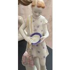 Статуэтка "Юная помощница, девочка дежурная" ЛФЗ 1950-е годы СССР