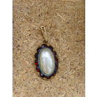 Старинный кулон . Латунь . Гранатовое стекло