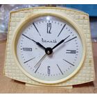 Часы будильник Витязь - с 1 рубля - см описание