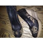 Стильные ,удобные туфли с перфорацией.натуральная кожа