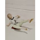 Фарфоровая статуэтка"Девочка играющая с котёнком" Валендорф. Германия.