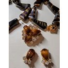 Комплект винтажной бижутерии. Бусы, брошь, клипсы. Торги.