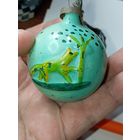 Ёлочная игрушка , Шар с выпуклой анимацией и ручной раскраской  . Редкая .