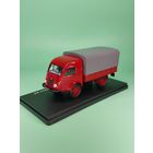 Renault 2T Plateau a ridelles bache (1947) от Hachette Collections 1:43