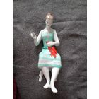 Фарфоровая статуэтка "Девушка с перцами", Hollohaza Холлохаза, Венгрия