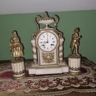 Часы каминные. Луис 16.19 век. Плюс бонус две статуэтки.