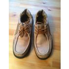 Мужские ботинки из нат. кожи 41 размера. Толстая подошва. Хорошо бу, нуждаются в креме для обуви. Немного потерты внутри над пяткой. В общем, соответственно цене.