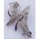 Брошь. Кристаллы. Посеребрение. Размер 4,6 см на 3,2 см