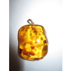 Кулон большой . Янтарь