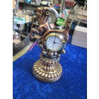 Часы кварцевые с козлом.