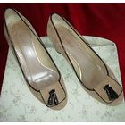 Красивые туфли премиум класса светлой замши, 39 размер, куплены в linxs, удобная колодка и каблук 5,5см от пятки.