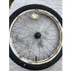 Советский обод на переднее колесо на 18 в полной комплектности. Резина не в идеале и идёт прицепом-стоит обод.