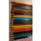 Карандаши разные,старые.