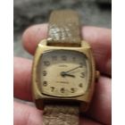 Часики заря,позолота ау,на ходу,хороший сохран