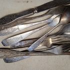 Лот вилки , ложки , ножи . Мельхиор