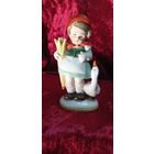 КОЛЛЕКЦИОННАЯ ФАРФОРОВАЯ СТАТУЭТКА ДЕВОЧКА С ГУСЁМ ГЕРМАНИЯ ОРИГИНАЛ  .  Распродажа Коллекции !!! . Экспресс  Аукцион с рубля без МПЦ   .Много лотов в продаже .