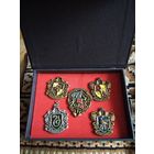 НАБОР ЗНАЧКОВ В ПОДАРОЧНОЙ КОРОБКЕ