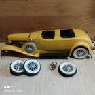 Модель автомобиля в ремонт.Пластик..1/24