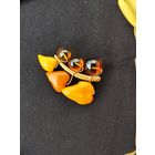 Брошь с янтарем Алыча