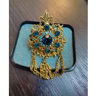 Винтажная чешская брошь с подвесками (дворцовая ) Большая красивая , яркая брошь , центральная часть поворачивается .
