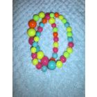 Разноцветные бусы для девочки