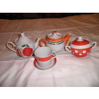 Фарфоровый Набор заварник,чайник,сахарница и чашка с блюдцем времён СССР.С рубля.