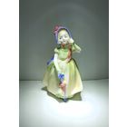 Изящная маленькая девочка (2),статуэтка Royal Doulton.