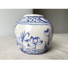 Ваза фарфор Китай винтаж ручная роспись 8х9см