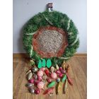 - ЁЛОЧНЫЕ ИГРУШКИ 1960-70 ые и ВЕНОК со снежинками и мишурой + Подарок Барелеф ДЕТИ НА ДЕЛЬФИНАХ Читайте описание